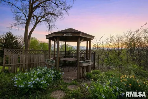 111 S Barrington Dr, Hampton, IL 61256 photo 33