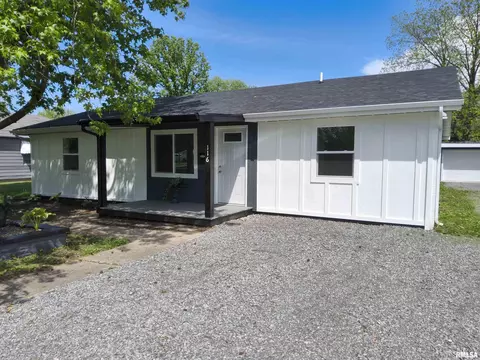 116 Ballantine St, Du Quoin, IL 62832