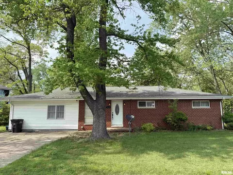 2000 W Gray Dr, Carbondale, IL 62901