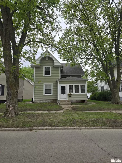 804 15th Ave, Fulton, IL 61252