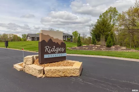 730 W 5th Street Ln, Coal Valley, IL 61240