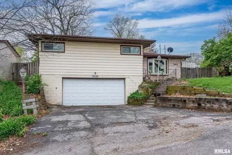 225 13th St, Silvis, IL 61282 photo 2