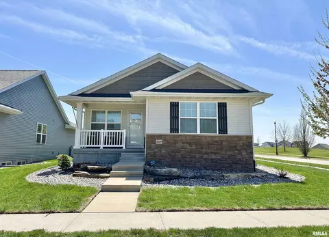 1609 Parkview Ln, Davenport, IA 52807