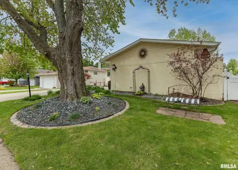 3515 36th St, Moline, IL 61265 photo 4