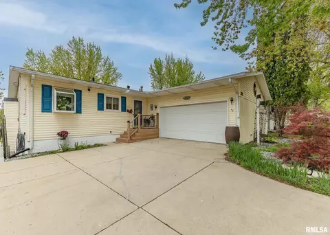 3515 36th St, Moline, IL 61265 photo 2