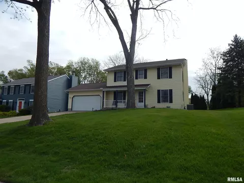 3803 Windsor Pines Ct, Davenport, IA 52807