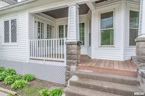 720 16th Ave, Moline, IL 61265 photo 2
