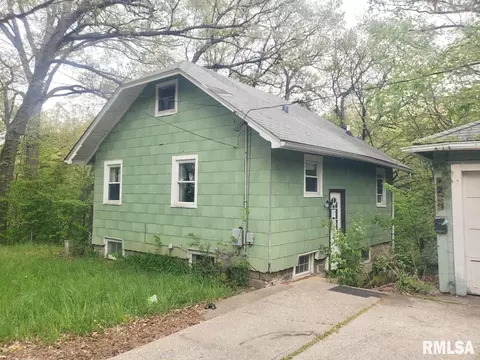 4230 13th Avenue Ct, Rock Island, IL 61201