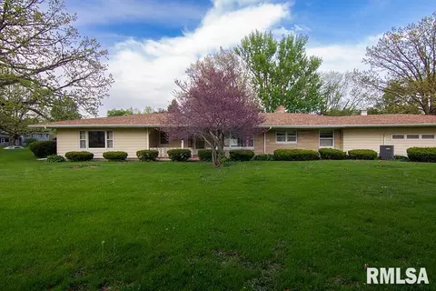 4427 Northwest Blvd, Davenport, IA 52806
