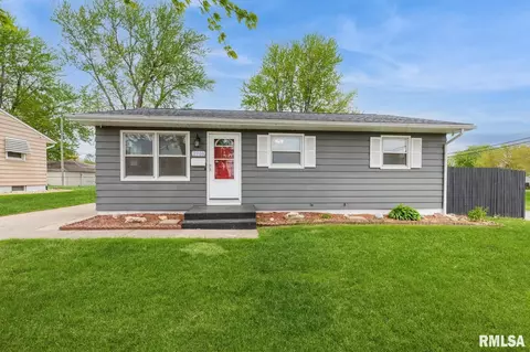 2706 W Laurel St, Davenport, IA 52804