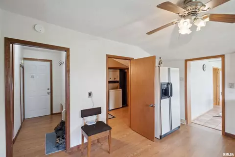 610 5th St, Lowden, IA 52255 photo 9