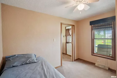 610 5th St, Lowden, IA 52255 photo 6
