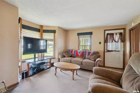 610 5th St, Lowden, IA 52255 photo 3