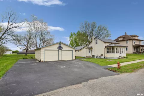 610 5th St, Lowden, IA 52255 photo 2