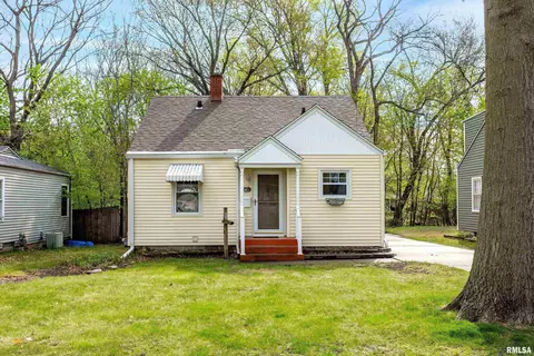 924 53rd St, Moline, IL 61265 photo 2