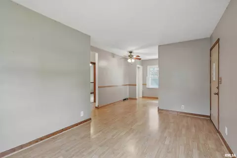 924 53rd St, Moline, IL 61265 photo 6