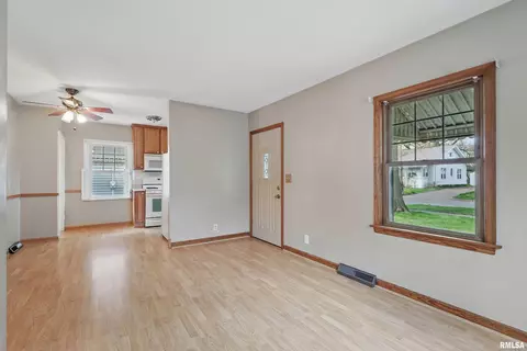924 53rd St, Moline, IL 61265 photo 7
