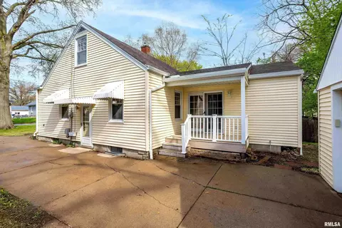 924 53rd St, Moline, IL 61265 photo 4