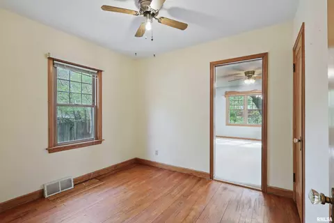 924 53rd St, Moline, IL 61265 photo 14