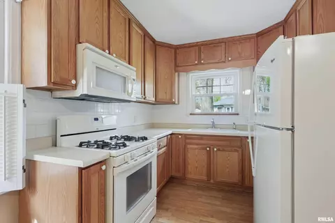 924 53rd St, Moline, IL 61265 photo 10