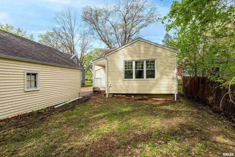 924 53rd St, Moline, IL 61265 photo 32