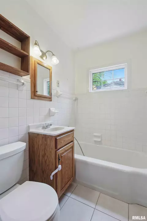 924 53rd St, Moline, IL 61265 photo 13