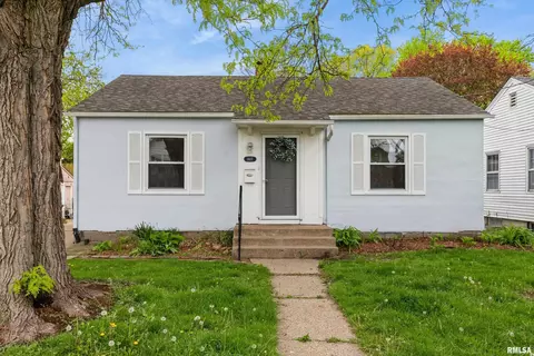 1407 27th Ave, Moline, IL 61265