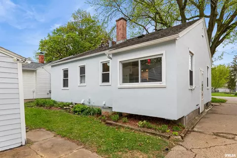 1407 27th Ave, Moline, IL 61265 photo 3