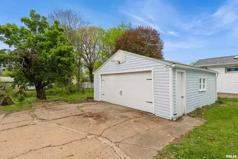 1407 27th Ave, Moline, IL 61265 photo 4