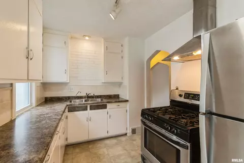 1407 27th Ave, Moline, IL 61265 photo 10