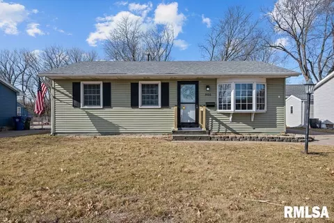 3406 N Pine St, Davenport, IA 52806