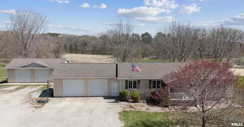 680 Marion Rd N, Central City, IA 52214