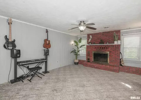 1009 38th St, Moline, IL 61265 photo 14
