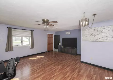 1009 38th St, Moline, IL 61265 photo 7
