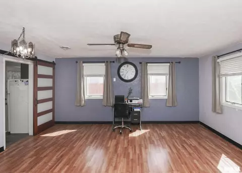 1009 38th St, Moline, IL 61265 photo 5
