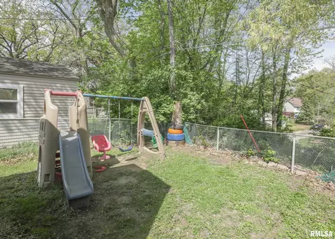 1009 38th St, Moline, IL 61265 photo 25