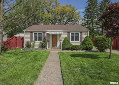 1009 38th St, Moline, IL 61265