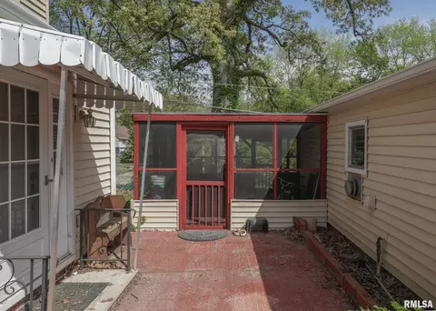 1009 38th St, Moline, IL 61265 photo 28