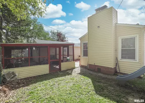 1009 38th St, Moline, IL 61265 photo 27