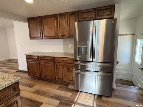 329 E Orange St, Geneseo, IL 61254 photo 9