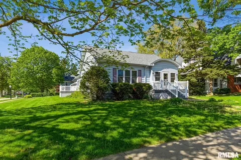 203 E Park St, Geneseo, IL 61254