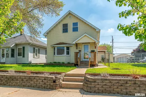 732 26th St, East Moline, IL 61244