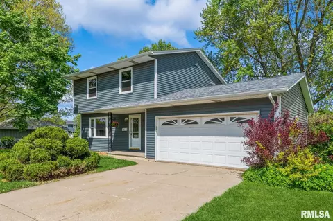 1960 Tam-o-shanter Dr, Bettendorf, IA 52722