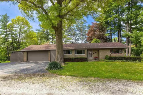 4 Cottonwood Ln, Colona, IL 61241