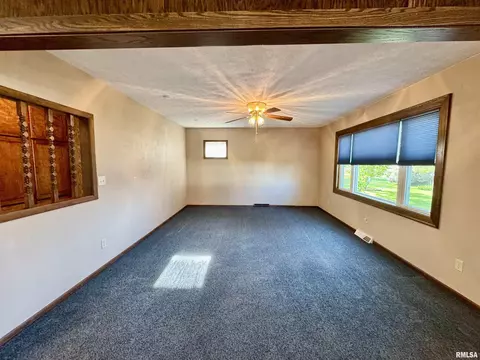 902 E Main St, Aledo, IL 61231 photo 17