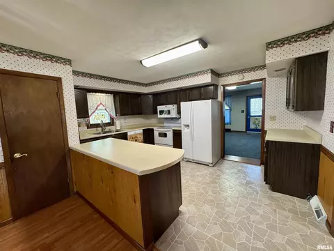 902 E Main St, Aledo, IL 61231 photo 23