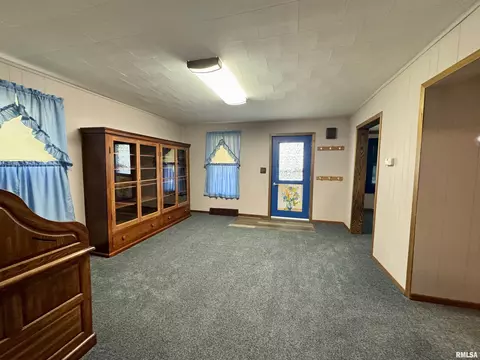 902 E Main St, Aledo, IL 61231 photo 9