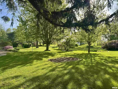 902 E Main St, Aledo, IL 61231 photo 3