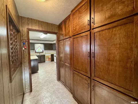 902 E Main St, Aledo, IL 61231 photo 25