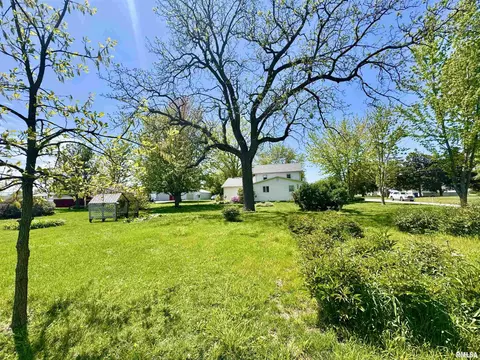 902 E Main St, Aledo, IL 61231 photo 5